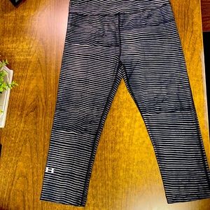 Under Armour Compression crop workout pants